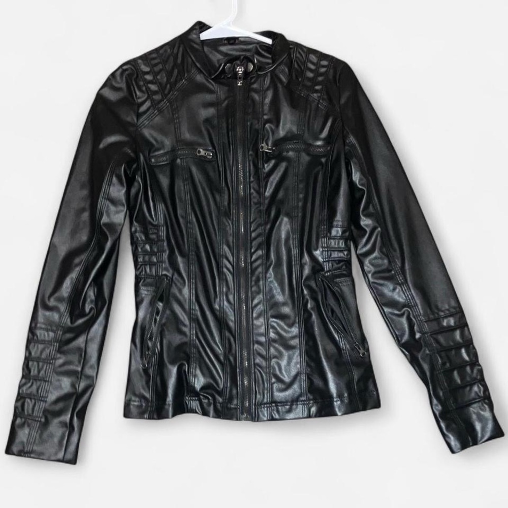 Black Leather Jacket with Zippered Front and Fitted Silhouette